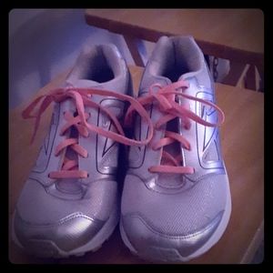 Women size 6 1/2 sneakers